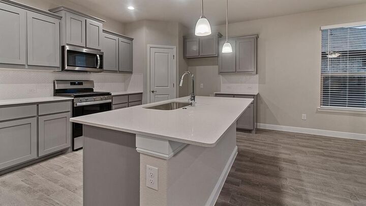 Property Photo:  1412 Canterbury Trail  TX 75115 