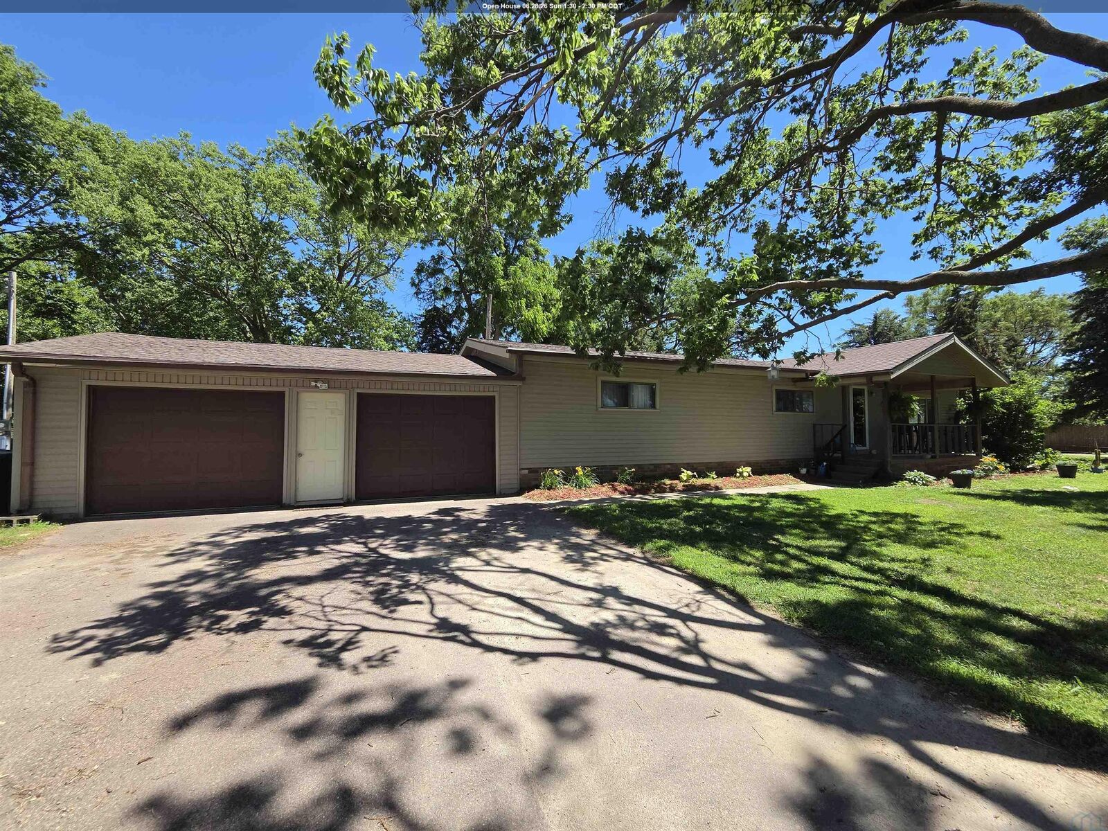 Property Photo:  1586 Gateway Dr.  NE 68776 