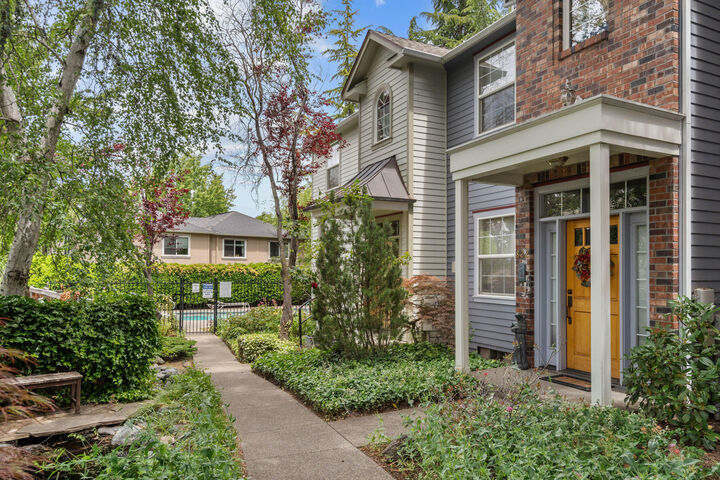 Property Photo: 820 Park Street OR 97520