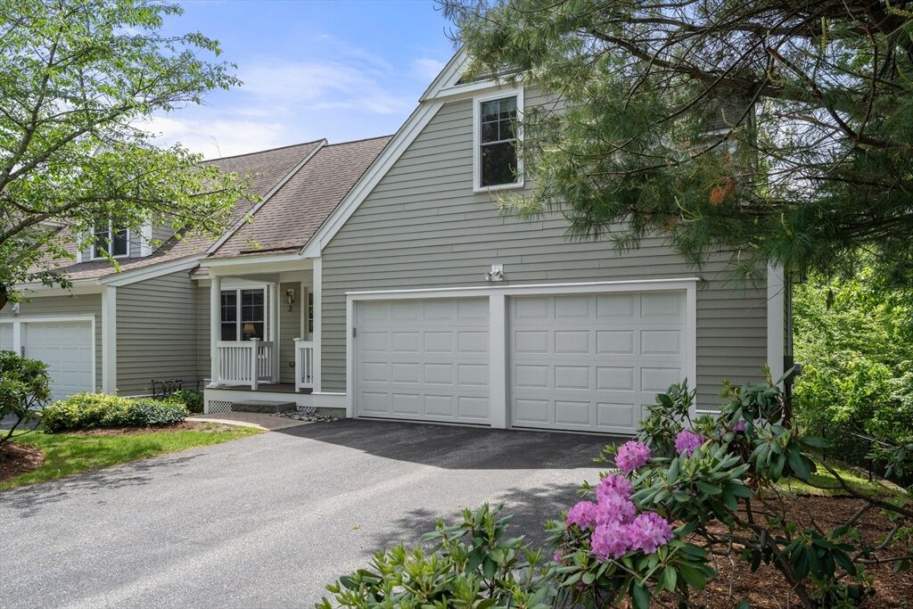 Property Photo: 3 Flint Pond Dr 3 MA 01536