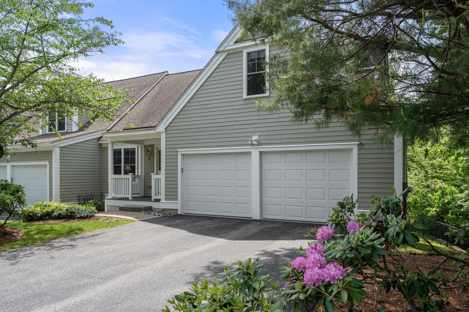 Property Photo:  3 Flint Pond Dr 3  MA 01536 