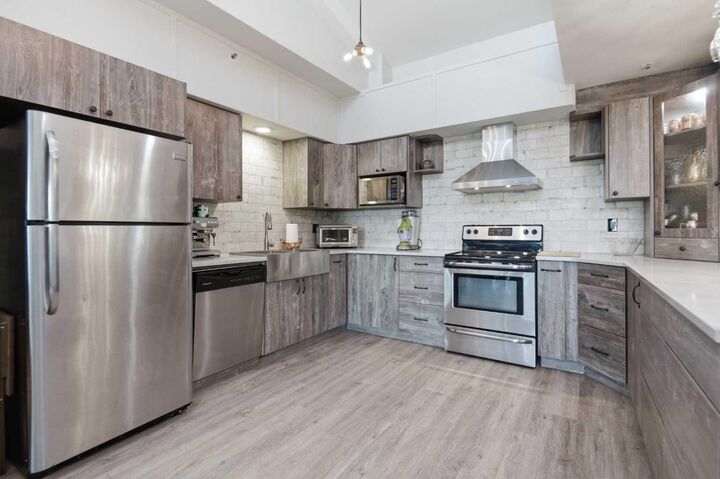 Property Photo:  5590 45 Street 406  AB T4N 7C4 