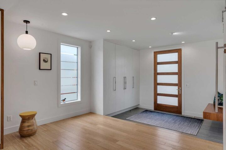 Property Photo: 3724 Kerrydale Road SW AB T3E 4T2