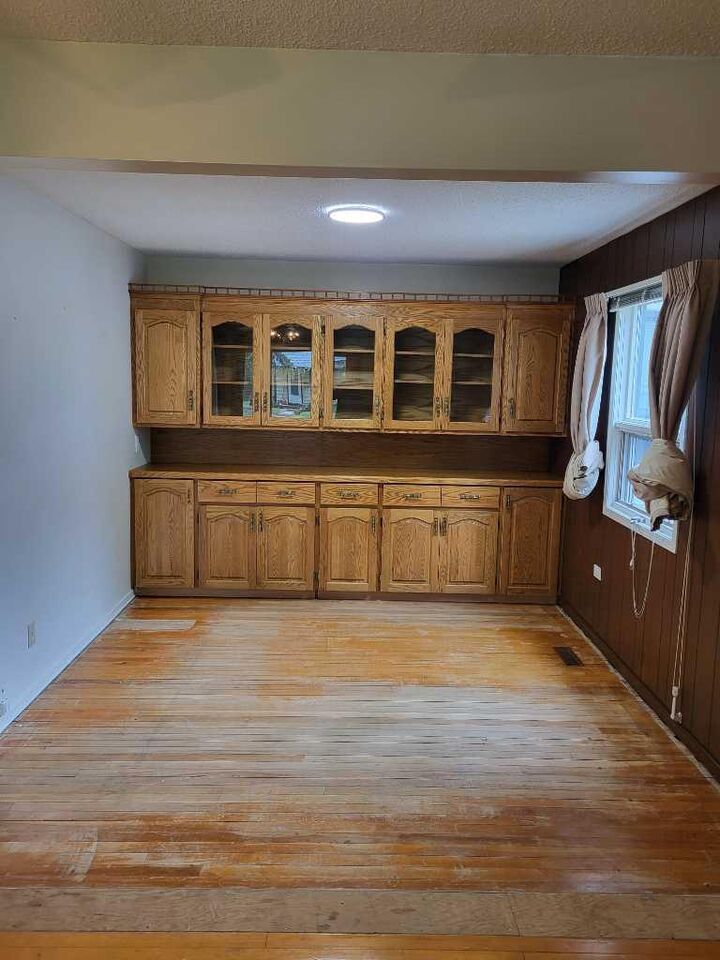 Property Photo:  941 16 Street S  AB T1J 3C1 
