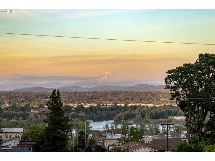 Property Photo: 4241 SW Condor Ave OR 97239