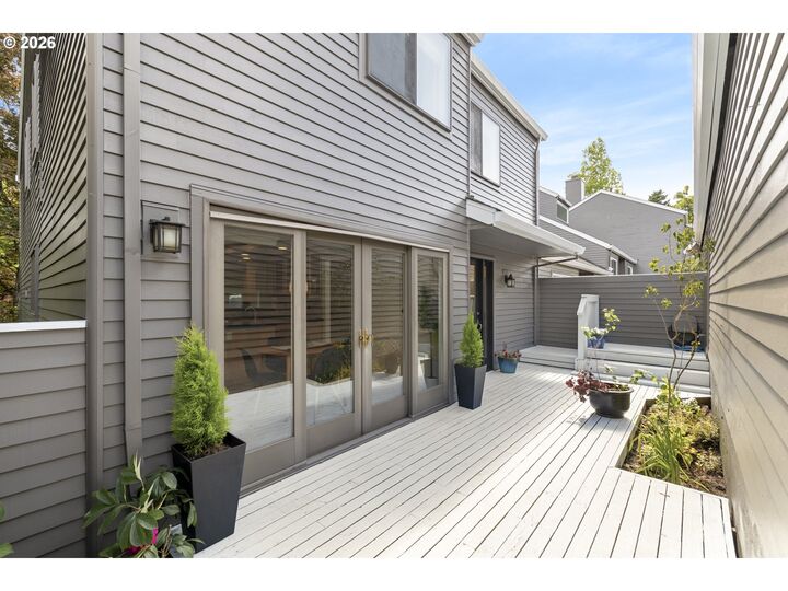 Property Photo:  32 Greenridge Ct  OR 97035 
