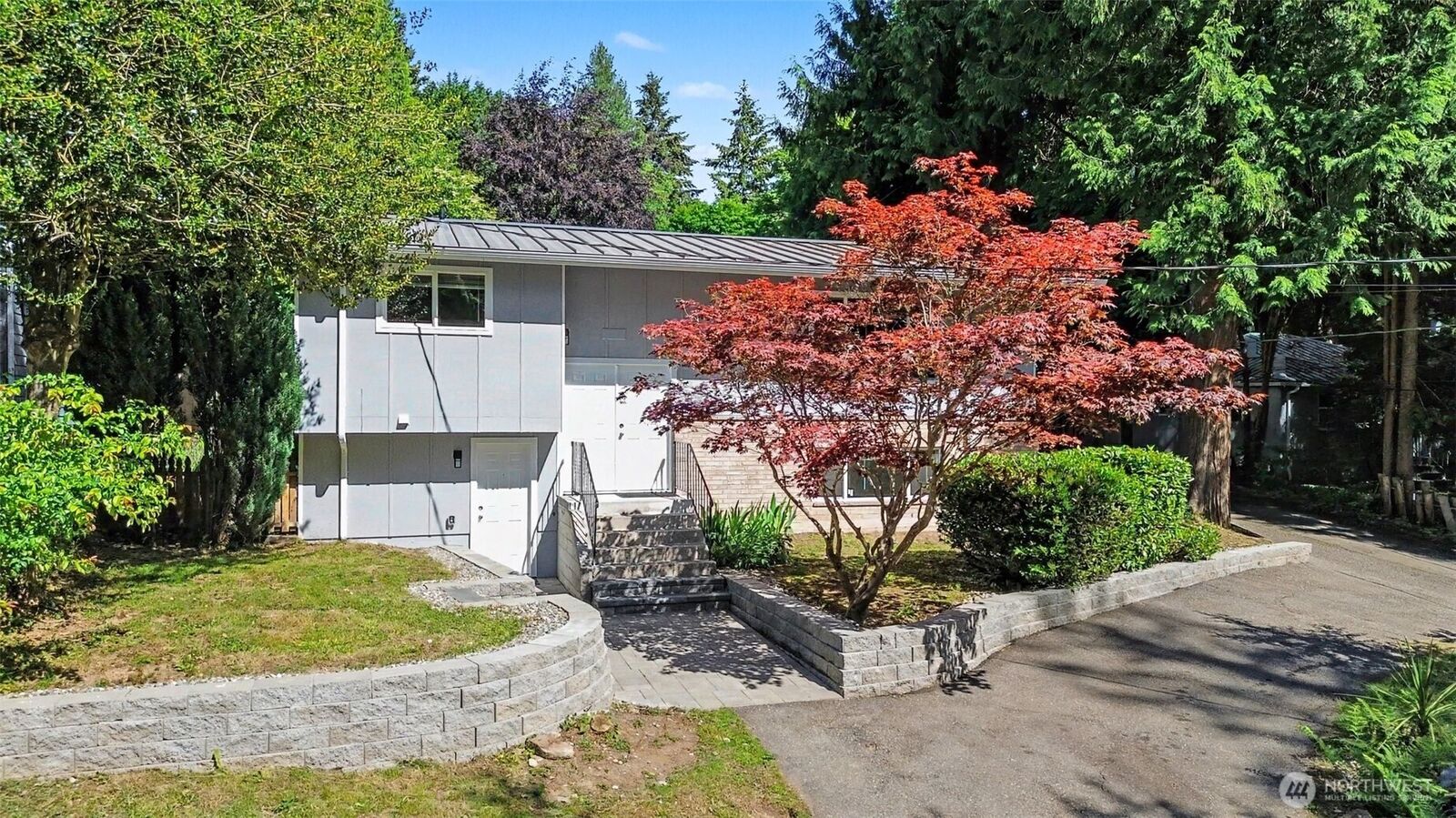 Property Photo: 11040 40th Avenue NE WA 98125