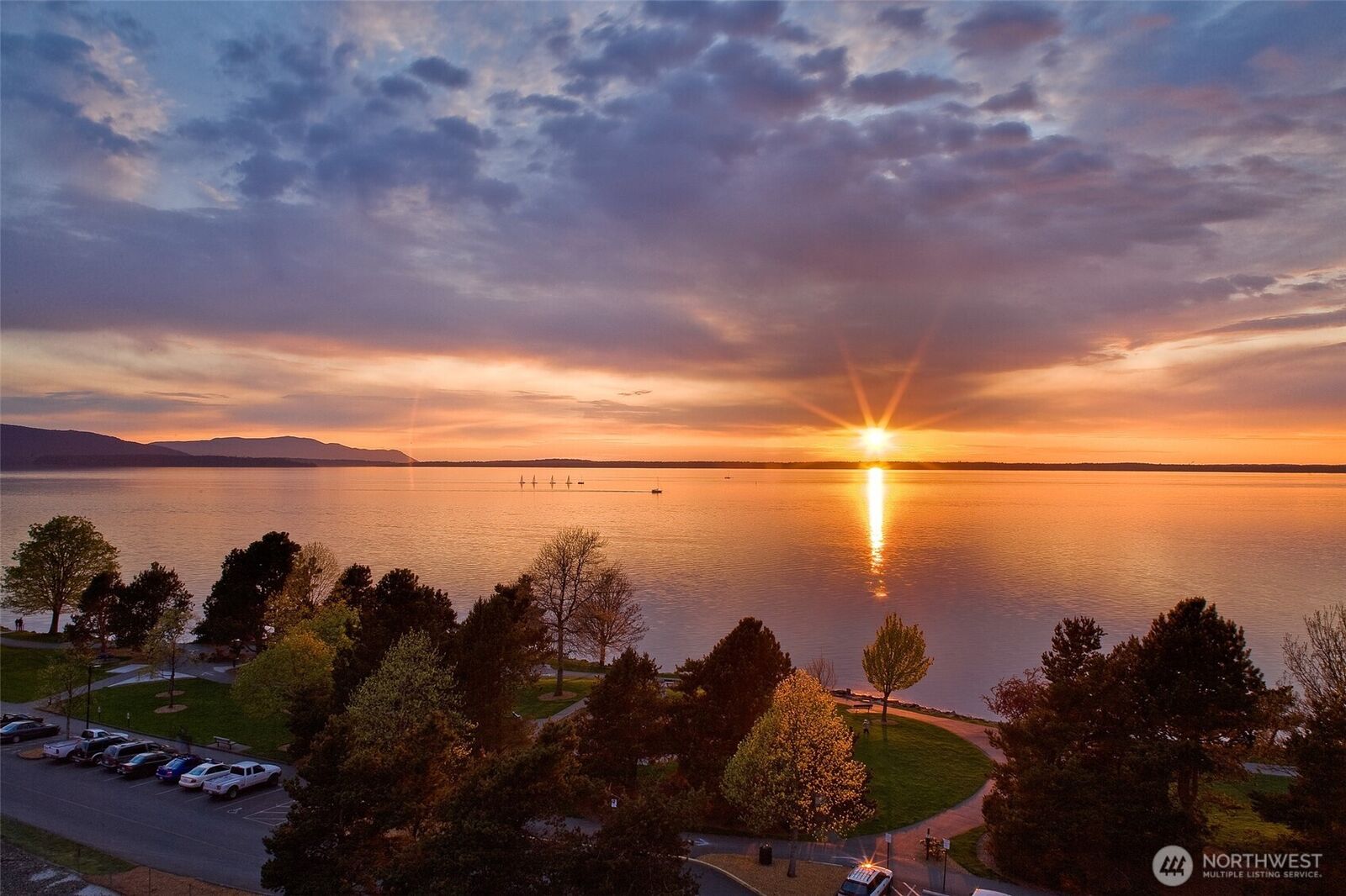 Property Photo:  472 S State Street 204  WA 98225 