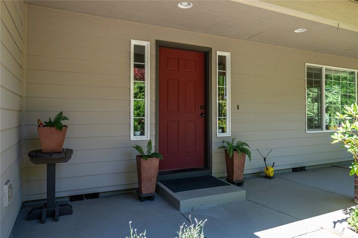 Property Photo:  2539 E Lynnwood Drive  WA 98632 