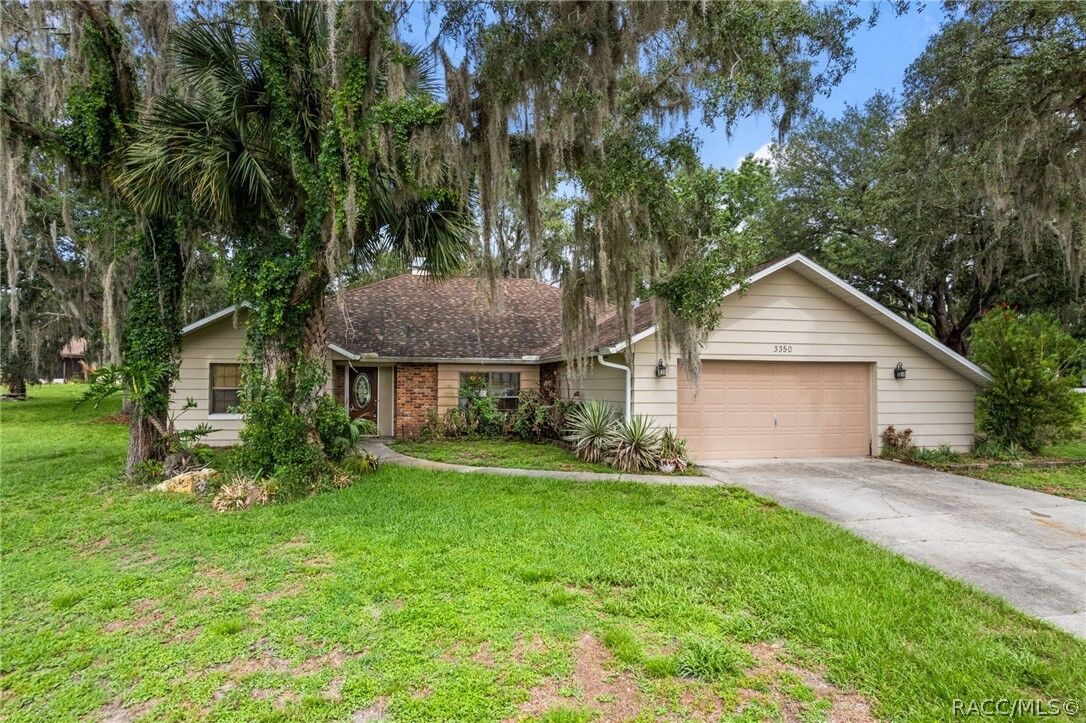 Property Photo:  3350 S Winding Path  FL 34450 