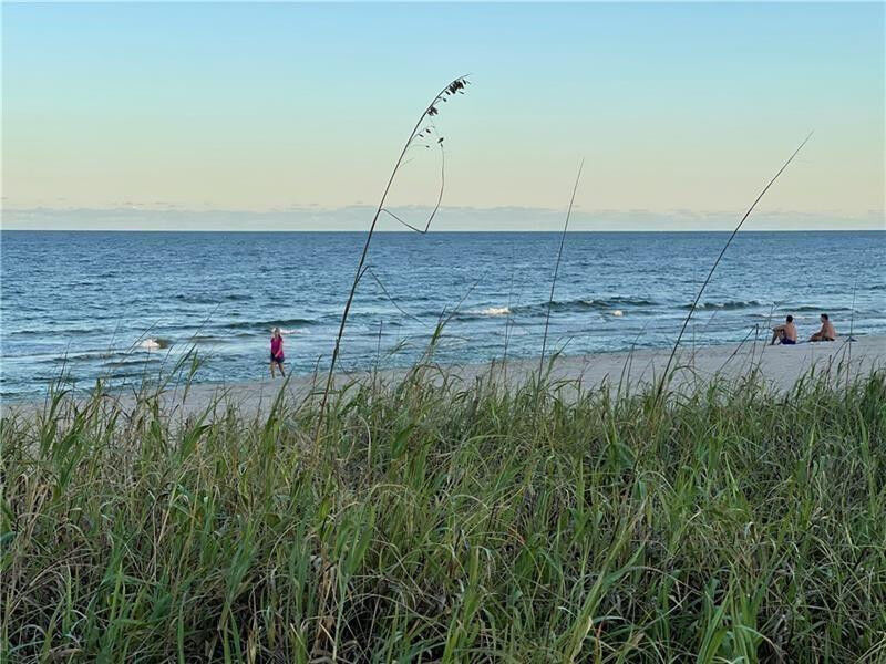 Property Photo:  4564 El Mar Drive 6  FL 33308 