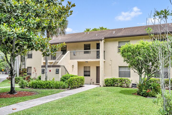 Property Photo:  3123 S Carambola Cir S 2362  FL 33066 