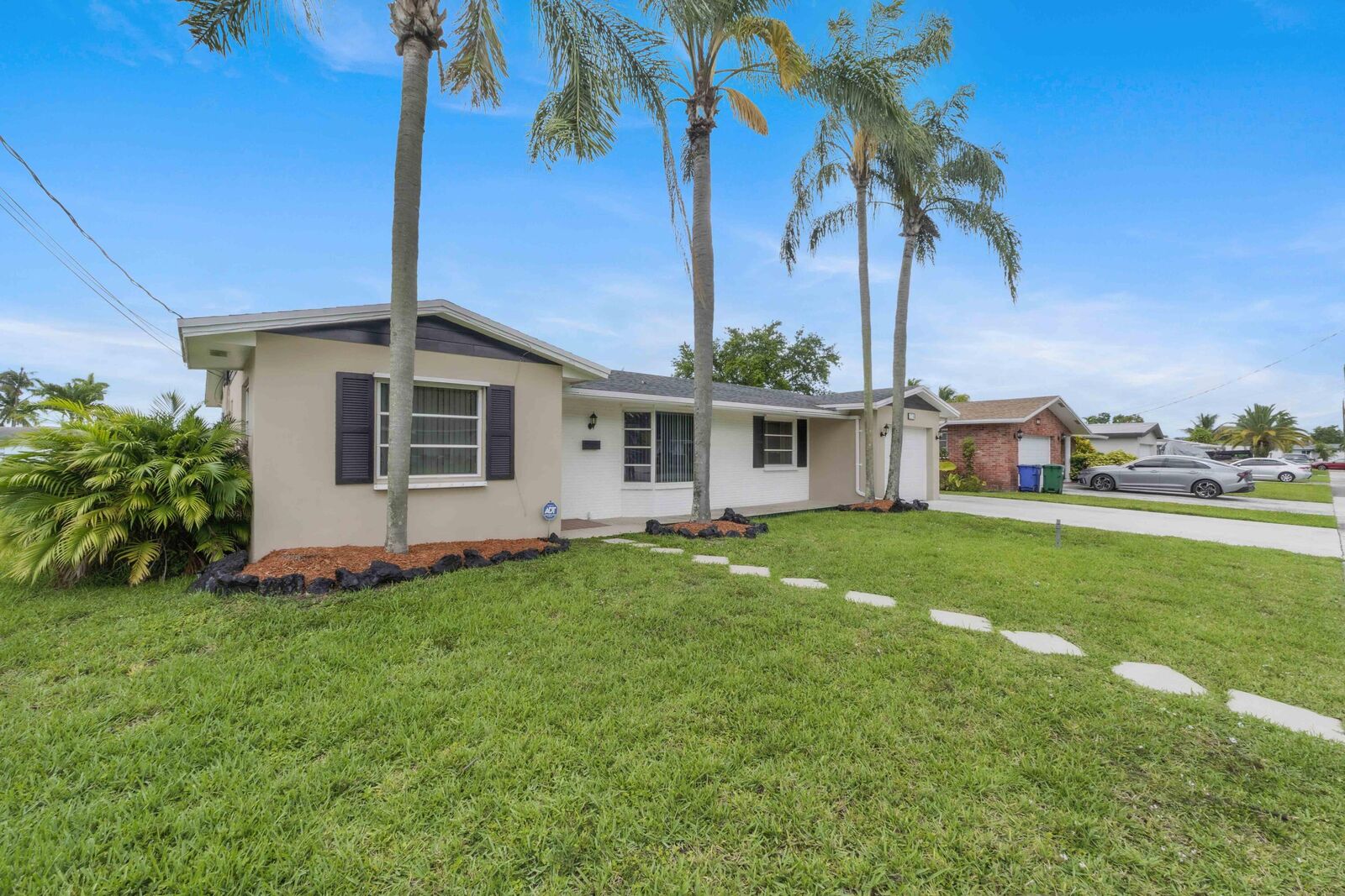 Property Photo: 1710 W River Drive FL 33063