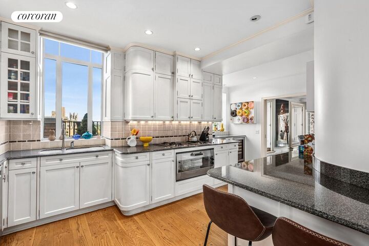 Property Photo: 25 Central Park W 21Q NY 10023