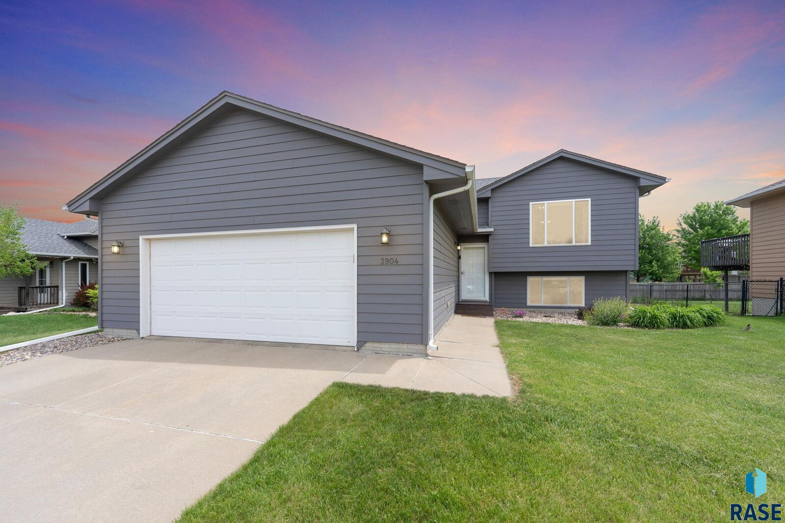 Property Photo:  3904 S Klein Ave  SD 57106 
