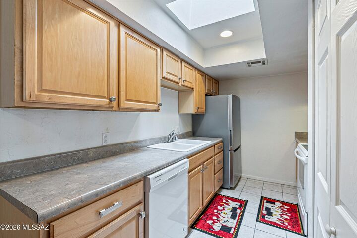 Property Photo:  455 W Kelso Street Apt 225  AZ 85705 