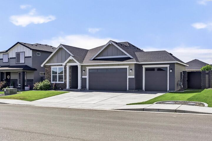 Property Photo: 7963 Fortress St WA 99353
