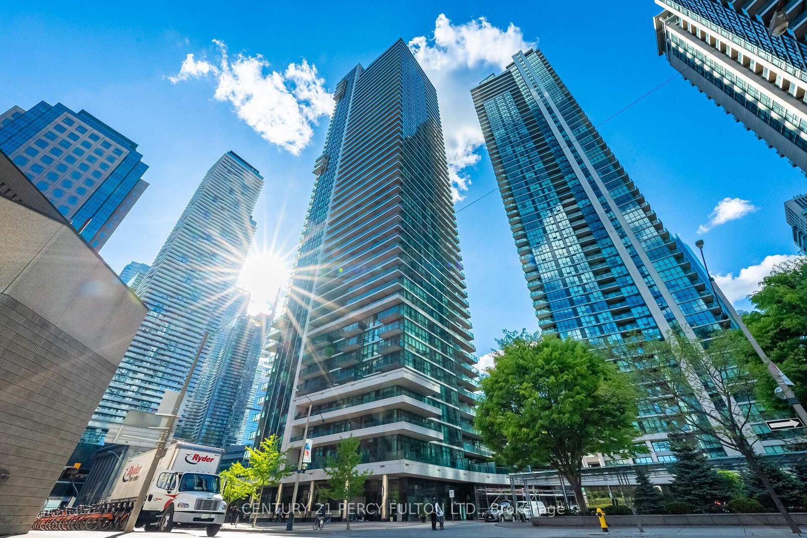 Property Photo:  18 Harbour Street 703  ON M5J 2Z6 