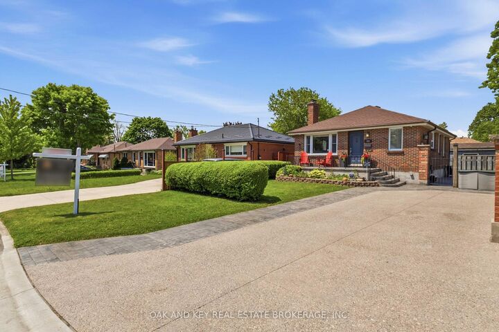 Property Photo: 169 Ellsworth Crescent ON N5W 1J5