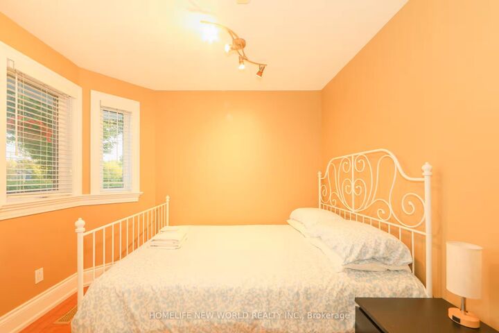 B24240 Thorah Park Boulevard — photo 1