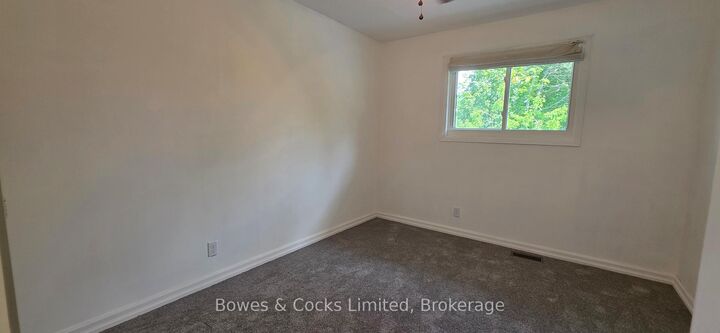 Property Photo: 75 North Park Gardens ON K8P 2M4