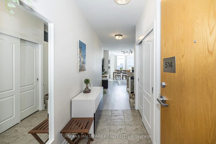 Property Photo: 44 Bond Street W 514 ON L1G 6R2