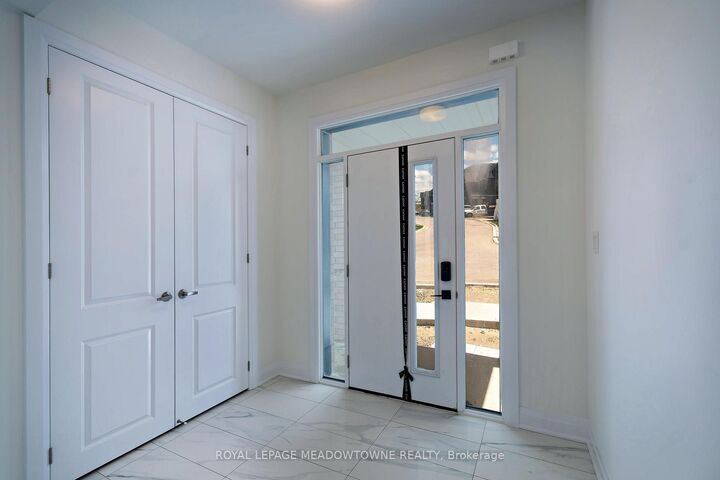 Property Photo: 68 Spiritwood Way ON L7A 5L9