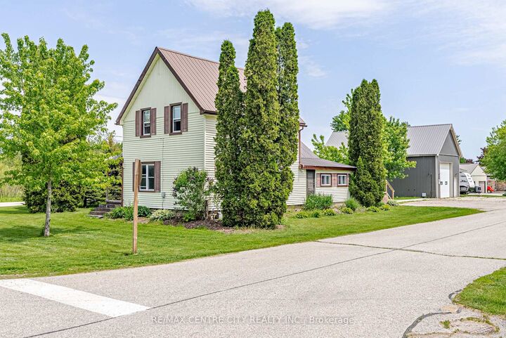 11812 Superior Street — photo 1