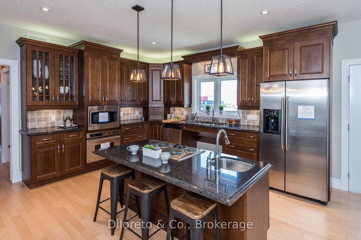 7307 Sideroad 5 Road W C — photo 1