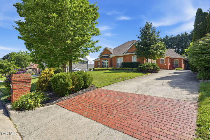 Property Photo:  105 Shadowood Drive  TN 37604 
