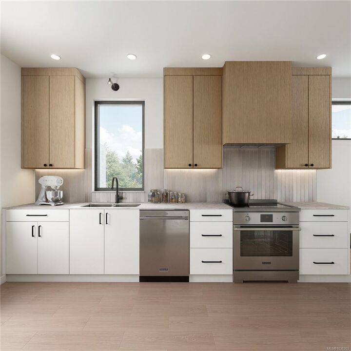 Property Photo:  2100 Allenby St #3  BC V8R 3C3 