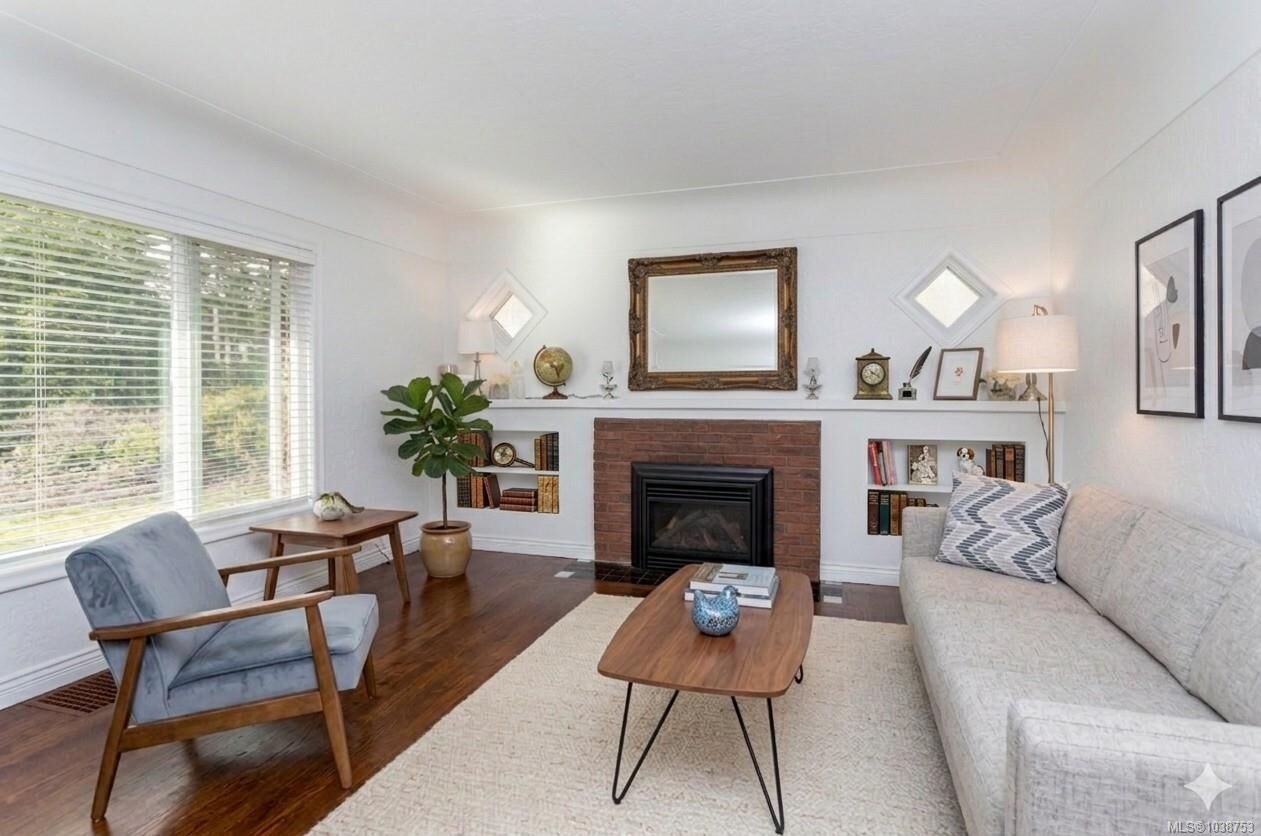 Property Photo:  4121 Quadra St  BC V8X 1L1 