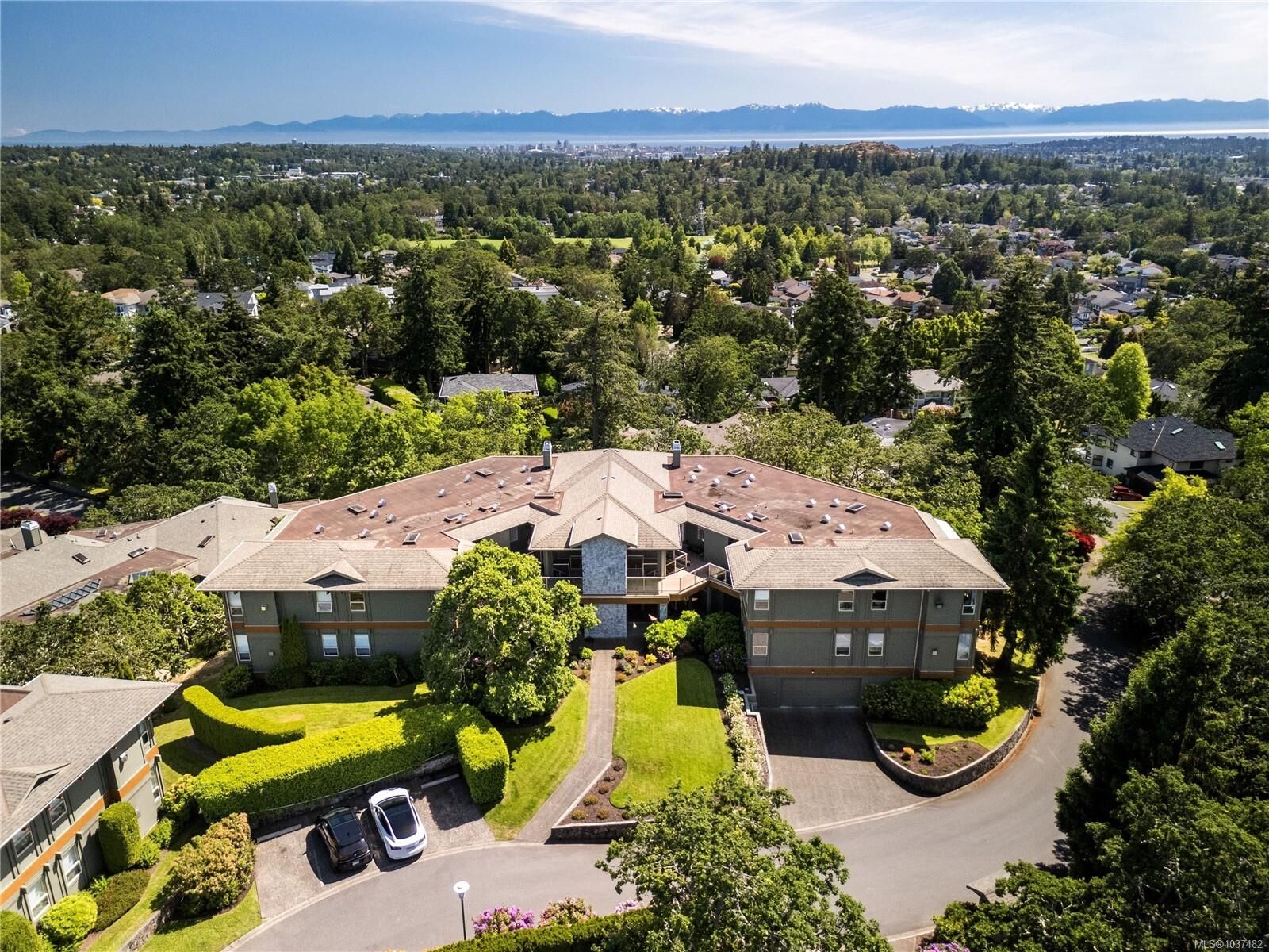 Property Photo:  4305 Maltwood Lane #3  BC V8X 5G9 