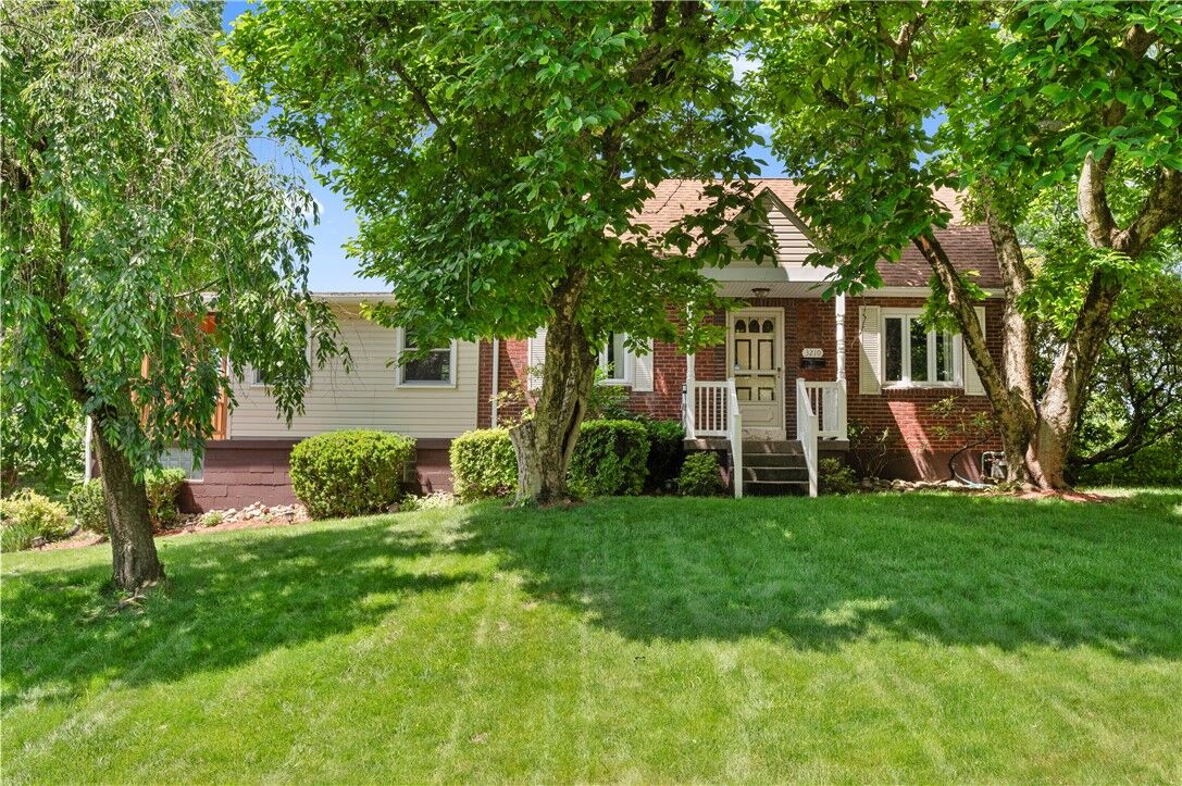 Property Photo: 3210 Thornwood Drive PA 15102