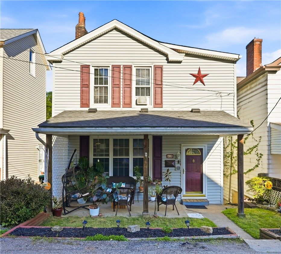 Property Photo:  48 Angle Aly  PA 15223 