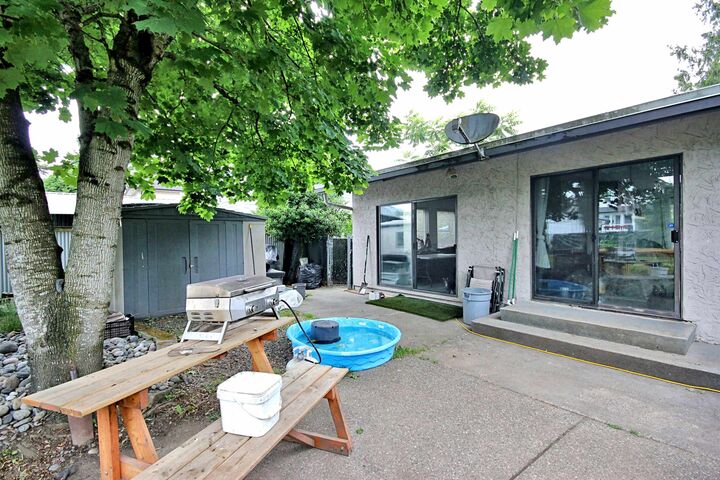 Property Photo: 34740 3 Avenue BC V2S 8B9
