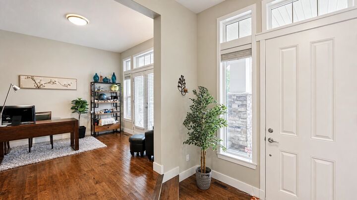Property Photo: 16162 28 A Avenue BC V3Z 3Y6