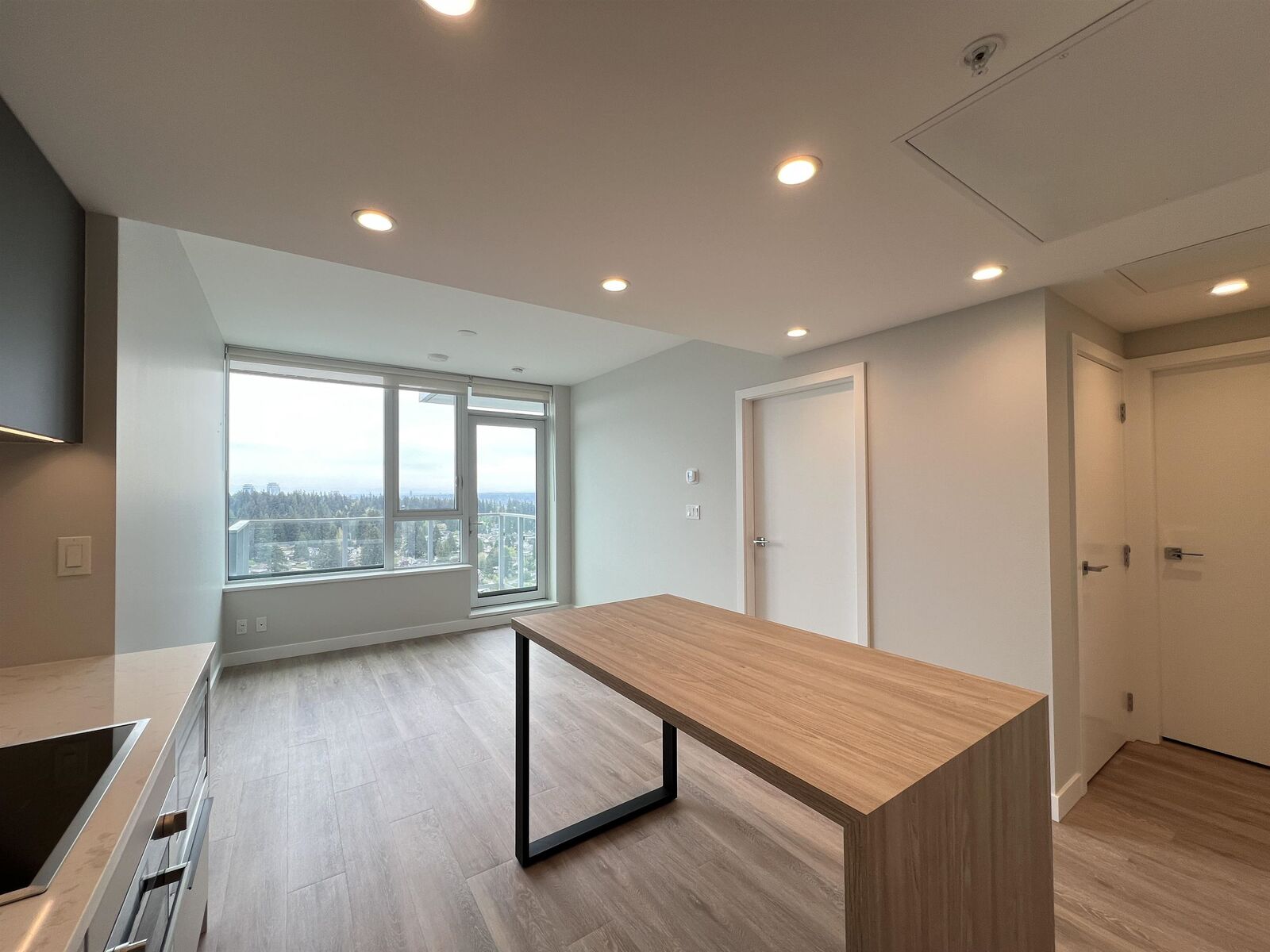 Property Photo: 567 Emerson Street 2903 BC V3J 0M8