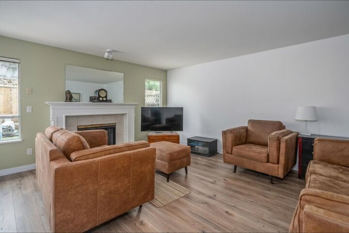 Property Photo: 32165 7th Avenue 14 BC V2V 2A9