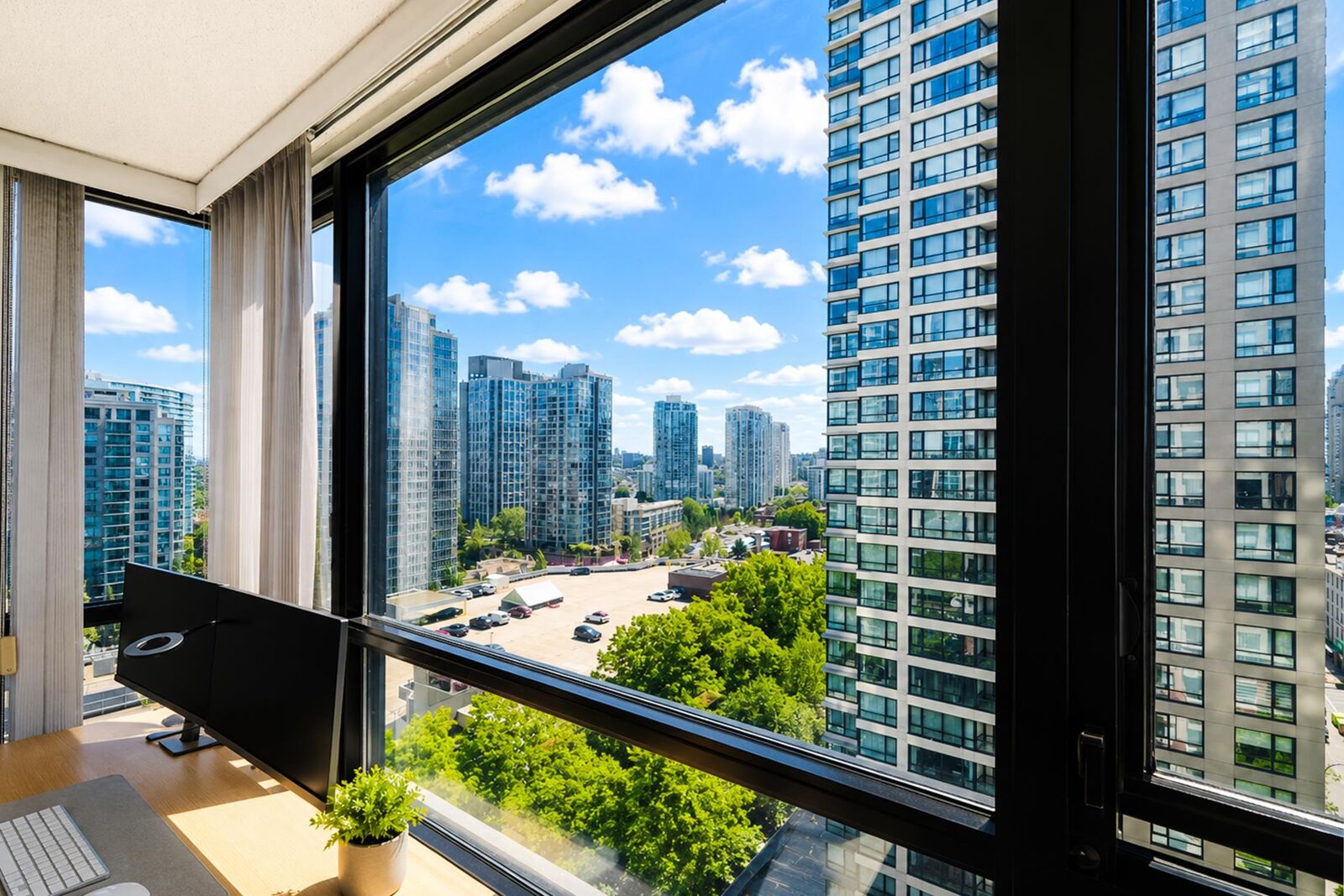Property Photo:  909 Mainland Street 1405  BC V6B 1S3 