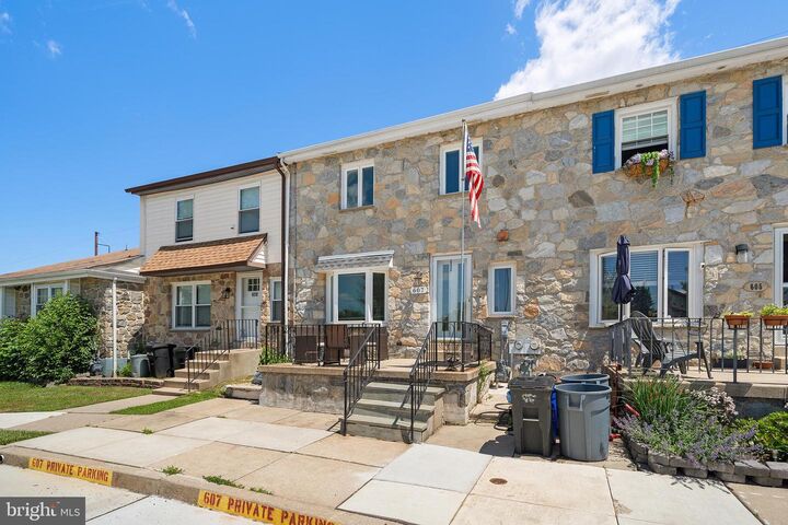 Property Photo:  607 Saint Anthony Lane  PA 19082 