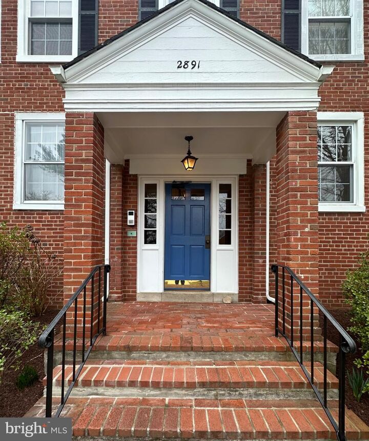 Property Photo:  2891 S Abingdon Street A2  VA 22206 