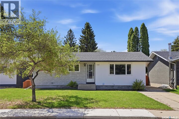 Property Photo:  532 East Place  SK S7J 2Y8 