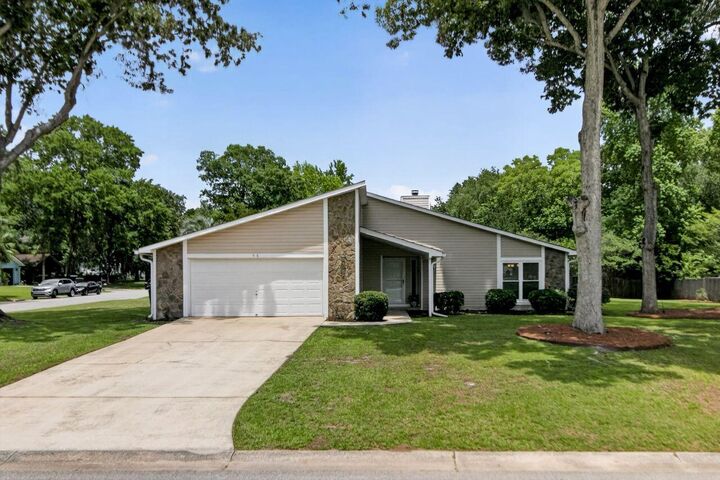 Property Photo:  56 Shadowmoss Parkway  SC 29414 