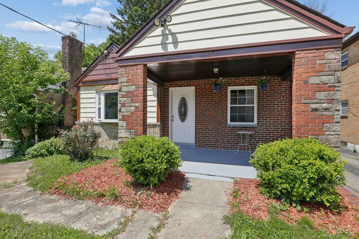 Property Photo:  2652 Cedarbrook Drive  OH 45237 