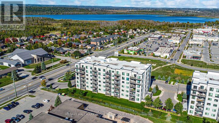 Property Photo: 295 Cundles Road East 404 ON L4M 0K8