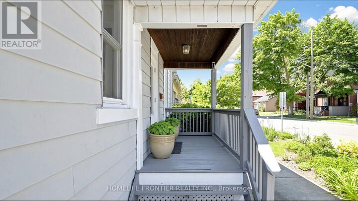 Property Photo:  81 Richmond Street  ON N3T 3Y7 