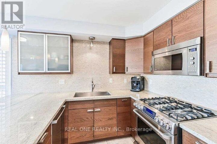 Property Photo:  2380 Guildstone Crescent  ON L6M 3Y8 