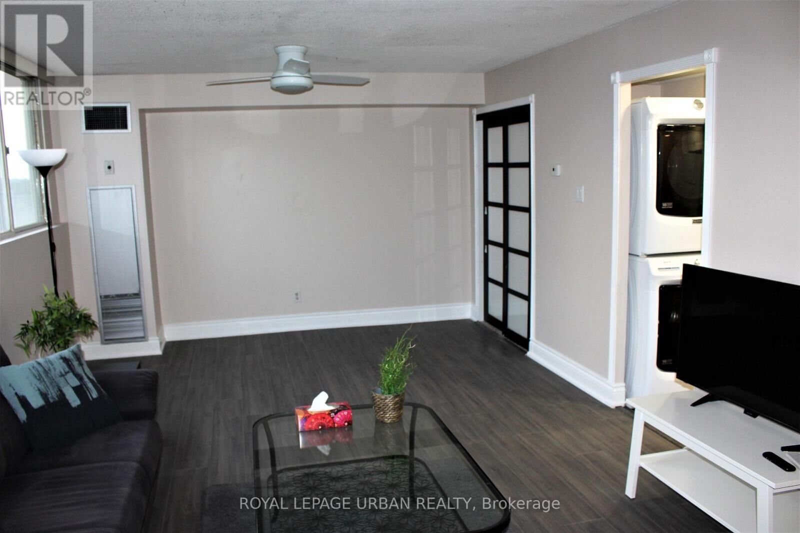 Property Photo:  3695 Kaneff Crescent 1411  ON L5A 4B6 