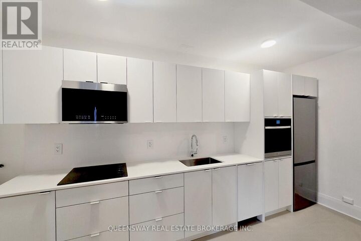 Property Photo: 110 Wellesley Street East 508 ON M4Y 1J1